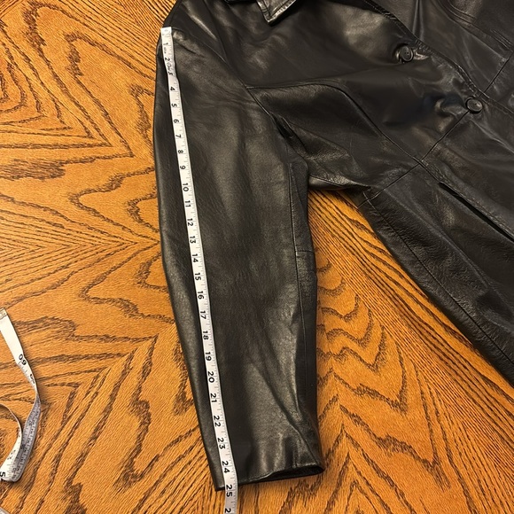 Worthington black women’s genuine leather jacket. - Picture 12 of 14